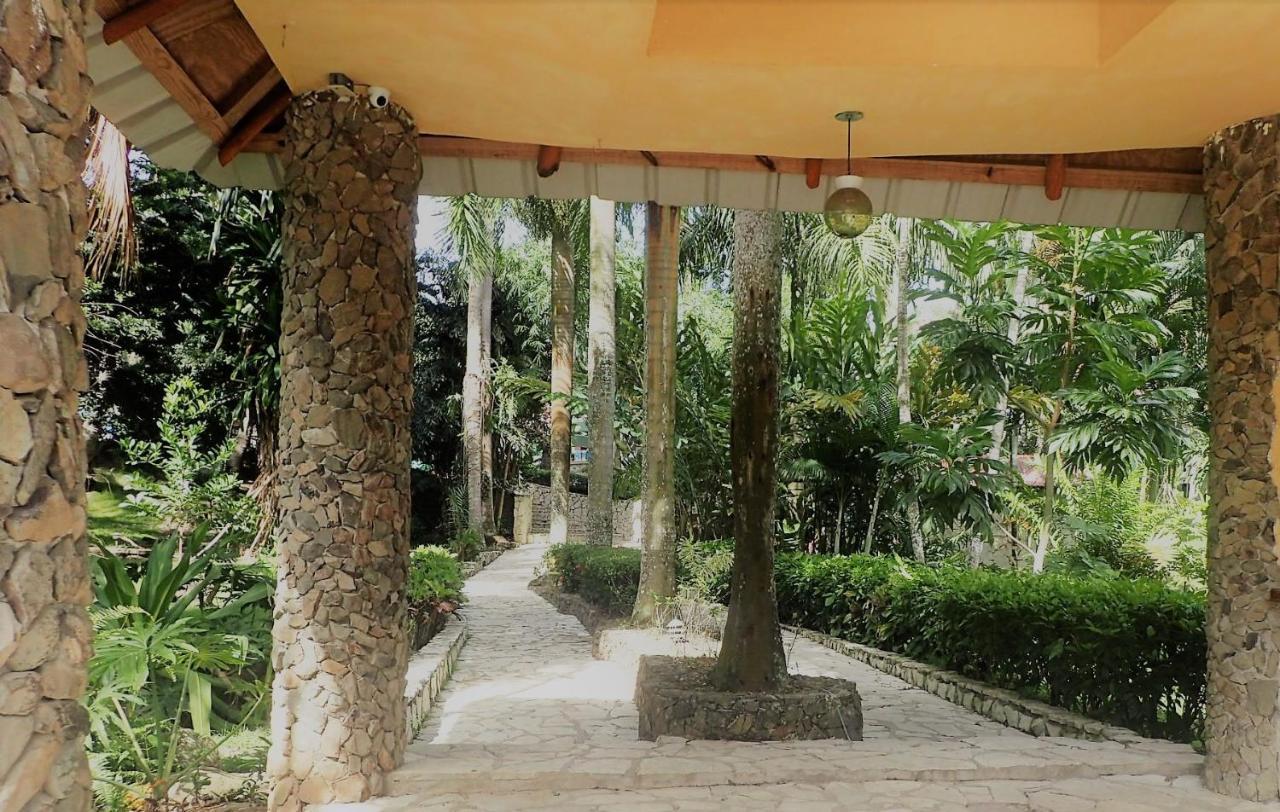 Hotel Colinas del Rey Hato Mayor Del Rey Exterior foto